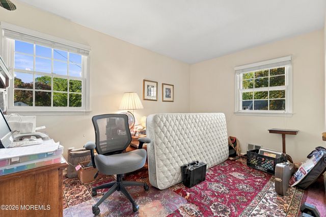 3 Roslyn Drive, Oakhurst, NJ 07755