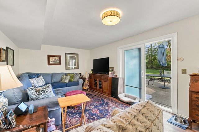 3 Roslyn Drive, Oakhurst, NJ 07755