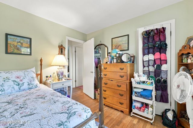 3 Roslyn Drive, Oakhurst, NJ 07755
