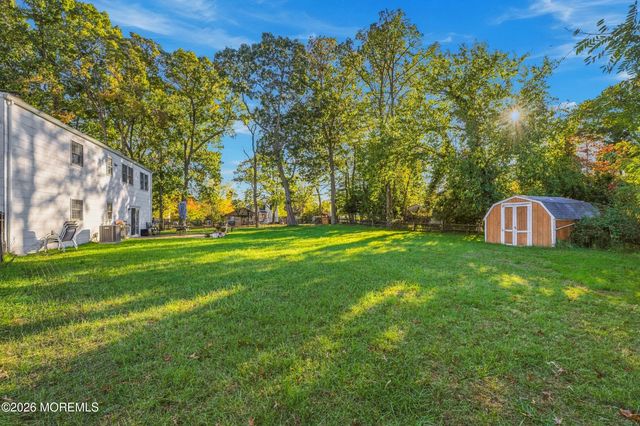 3 Roslyn Drive, Oakhurst, NJ 07755