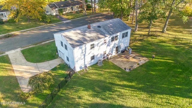 3 Roslyn Drive, Oakhurst, NJ 07755
