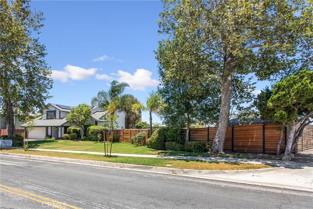 2169 Garretson Avenue, Corona, CA 92879