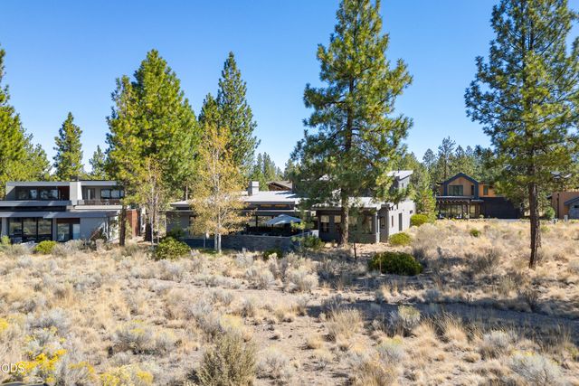 62773 NW Sand Lily Way, Bend, OR 97703