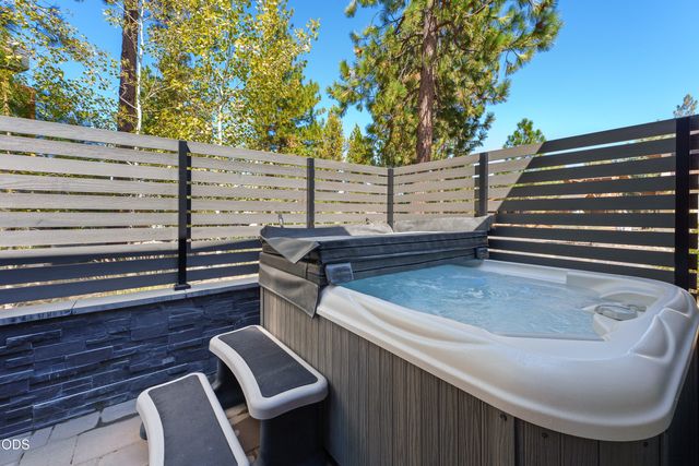 62773 NW Sand Lily Way, Bend, OR 97703