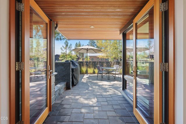 62773 NW Sand Lily Way, Bend, OR 97703