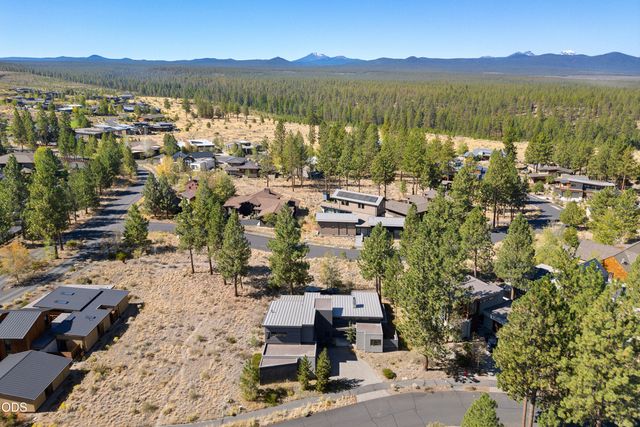 62773 NW Sand Lily Way, Bend, OR 97703