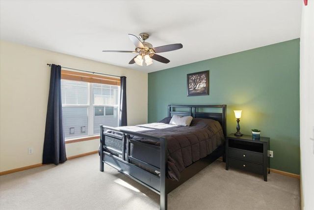 14 S Gardens Way, Fitchburg, WI 53711