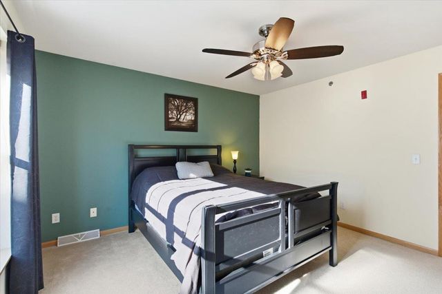 14 S Gardens Way, Fitchburg, WI 53711