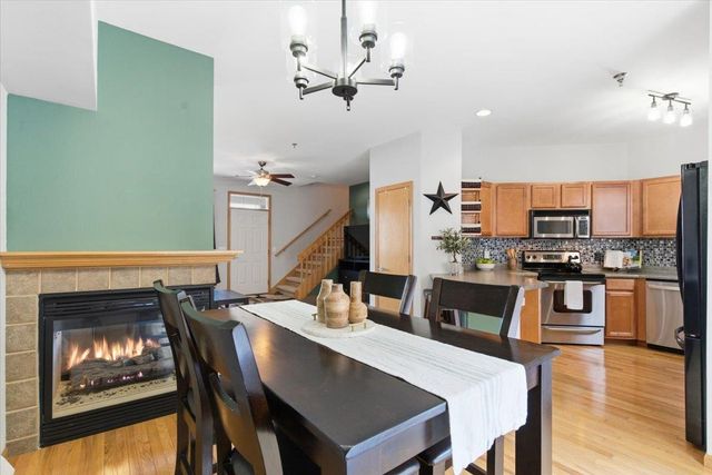 14 S Gardens Way, Fitchburg, WI 53711