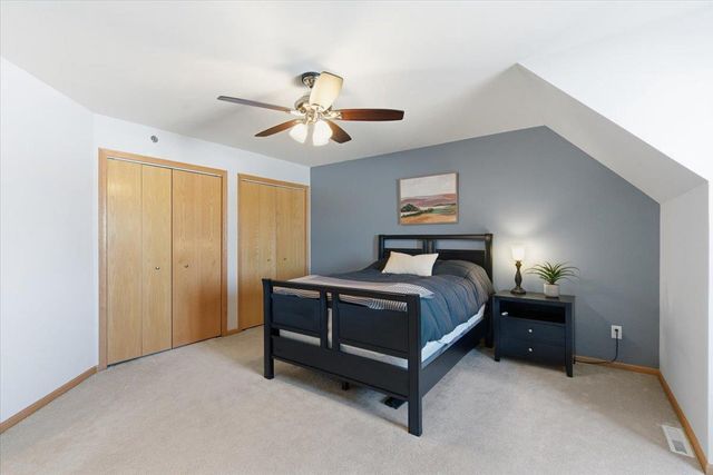 14 S Gardens Way, Fitchburg, WI 53711