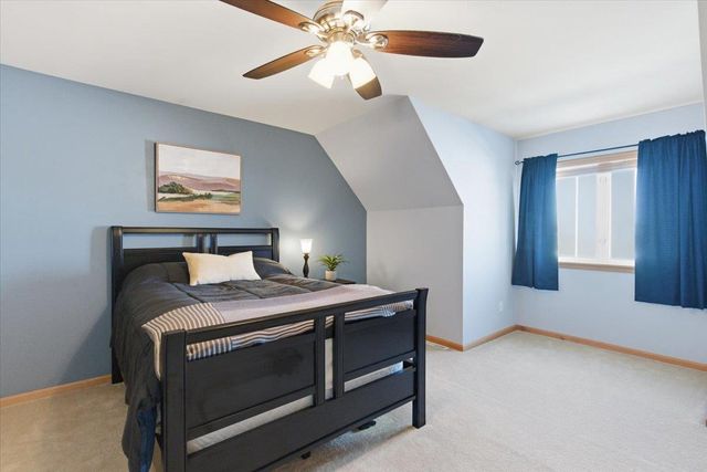 14 S Gardens Way, Fitchburg, WI 53711