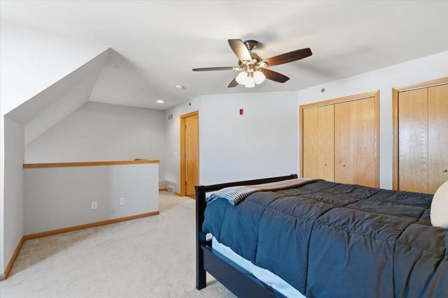 14 S Gardens Way, Fitchburg, WI 53711