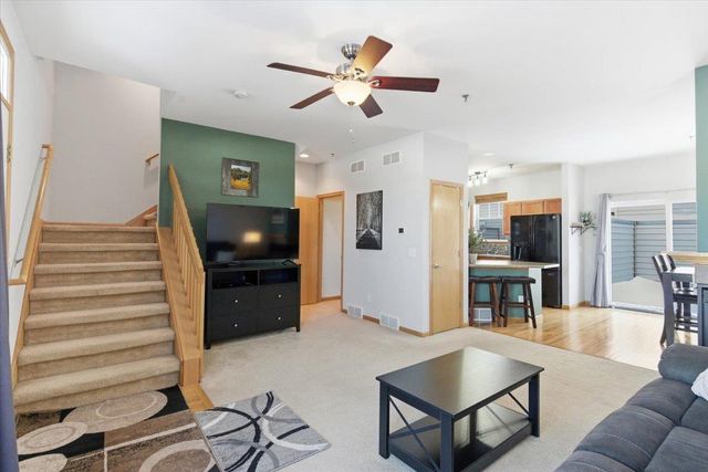 14 S Gardens Way, Fitchburg, WI 53711