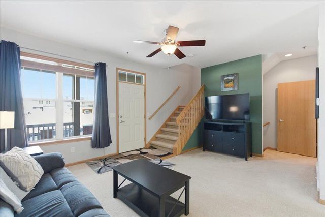 14 S Gardens Way, Fitchburg, WI 53711