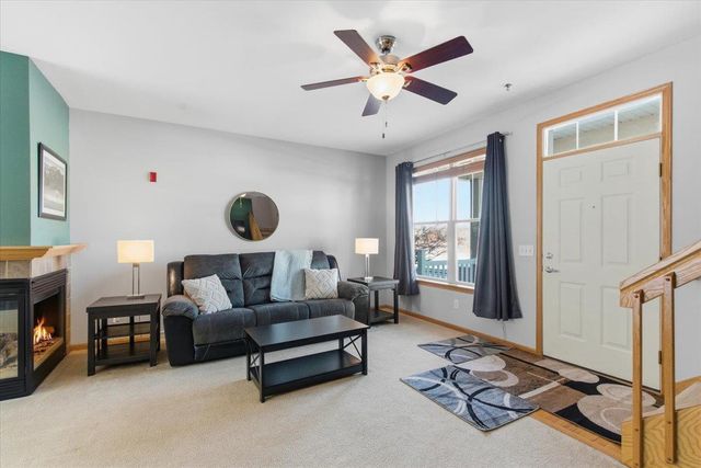 14 S Gardens Way, Fitchburg, WI 53711