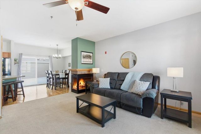 14 S Gardens Way, Fitchburg, WI 53711