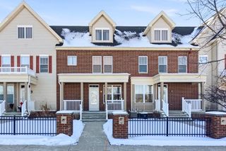 14 S Gardens Way, Fitchburg, WI 53711