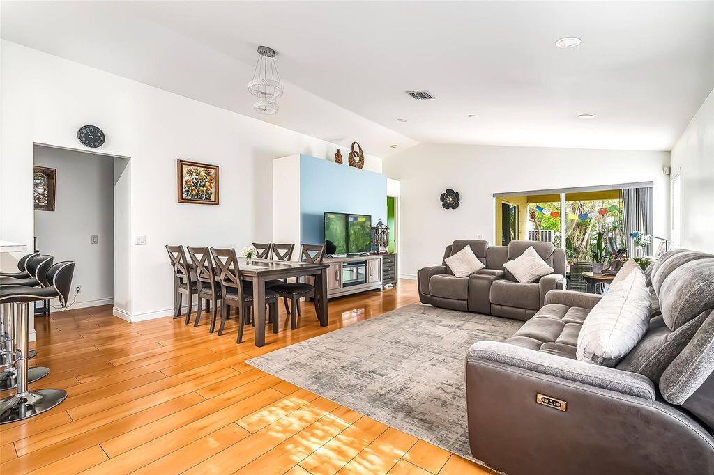 1347 Plumosa Way, Weston, FL 33327