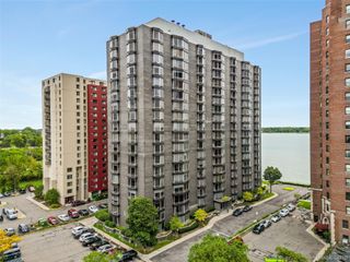 8200 E Jefferson Avenue 506, Detroit, MI 48214