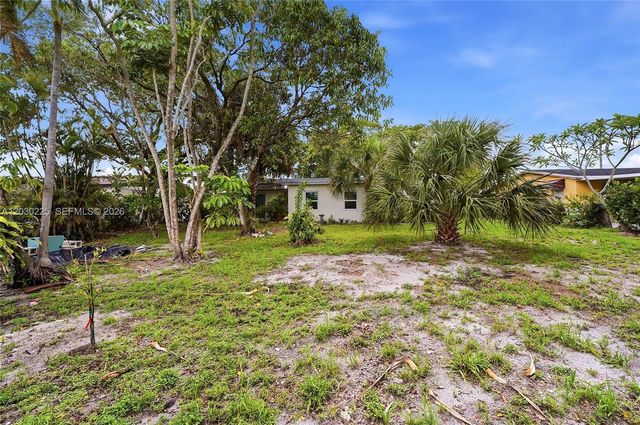 18431 NW 39th Ct, Miami Gardens, FL 33055