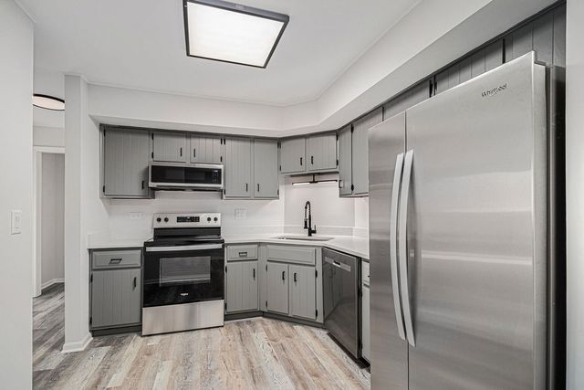 319 Dunning Avenue 3A, West Dundee, IL 60118