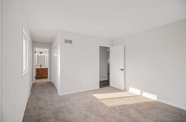 319 Dunning Avenue 3A, West Dundee, IL 60118