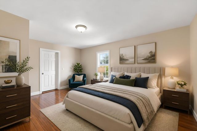 8 Caddyshack Dr, Chicopee, MA 01020