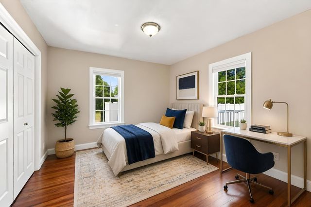 8 Caddyshack Dr, Chicopee, MA 01020