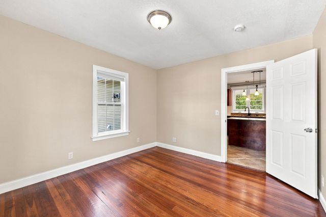 8 Caddyshack Dr, Chicopee, MA 01020