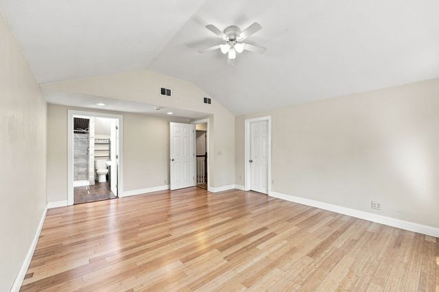 8 Caddyshack Dr, Chicopee, MA 01020