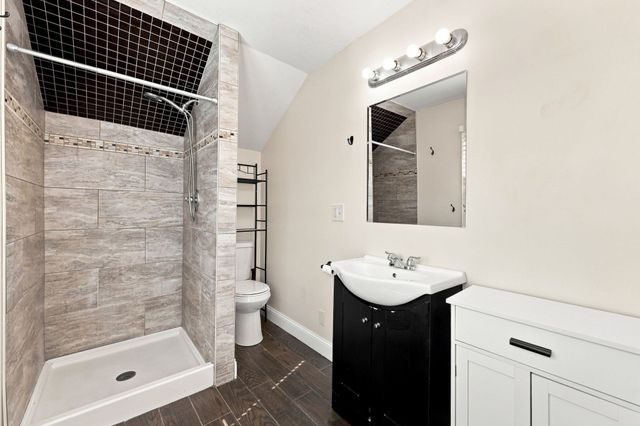 8 Caddyshack Dr, Chicopee, MA 01020