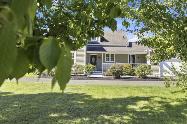 8 Caddyshack Dr, Chicopee, MA 01020
