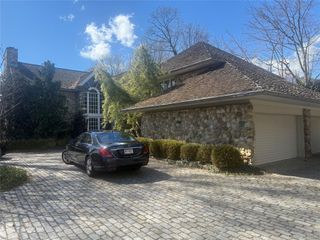 150 W Shore Road, Great Neck, NY 11024
