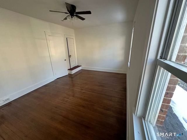 52 Oak Street, Waterbury, CT 06704