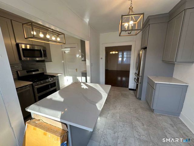 52 Oak Street, Waterbury, CT 06704