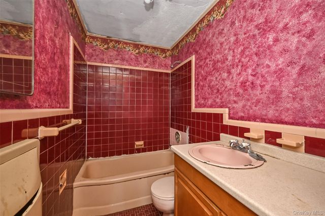 2255 Parkhurst Road, Elmont, NY 11003