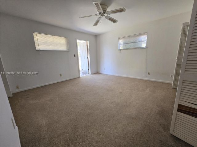 211 SE 10th St, Hallandale Beach, FL 33009