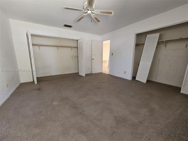 211 SE 10th St, Hallandale Beach, FL 33009