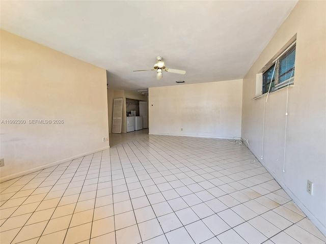 211 SE 10th St, Hallandale Beach, FL 33009