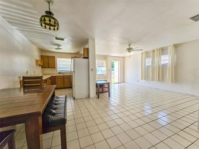 211 SE 10th St, Hallandale Beach, FL 33009