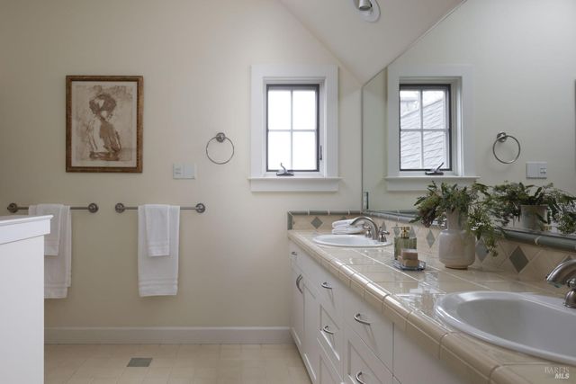 295 Sonoma Ridge Rd, Santa Rosa, CA 95404