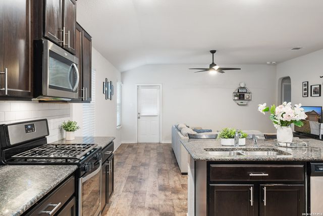 6535 Encore Oaks, San Antonio, TX 78252