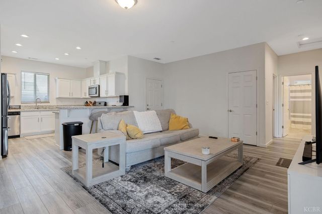 13756 Alyssum Way, Armona, CA 93202