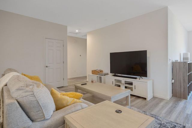 13756 Alyssum Way, Armona, CA 93202