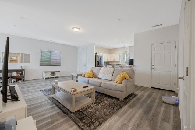 13756 Alyssum Way, Armona, CA 93202