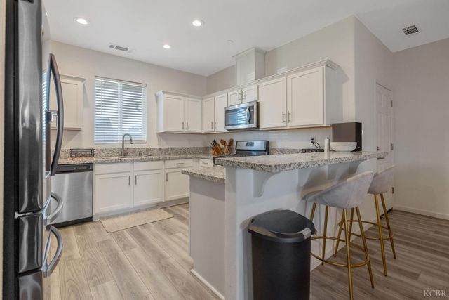 13756 Alyssum Way, Armona, CA 93202