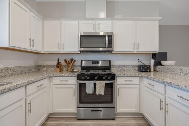 13756 Alyssum Way, Armona, CA 93202