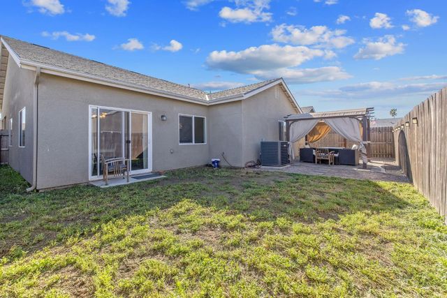 13756 Alyssum Way, Armona, CA 93202