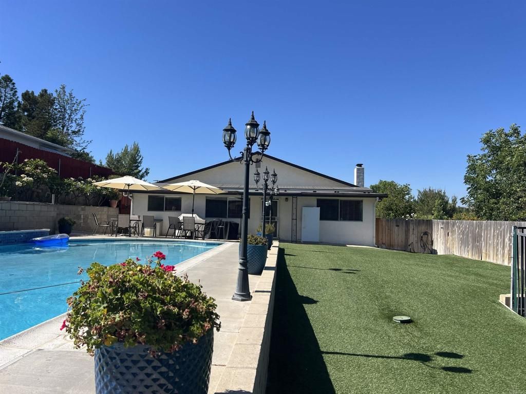 9040 Paradise Park Dr, Lakeside, CA 92040 — photo 2