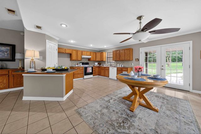 20847 Lakeview Dr, Flint, TX 75762